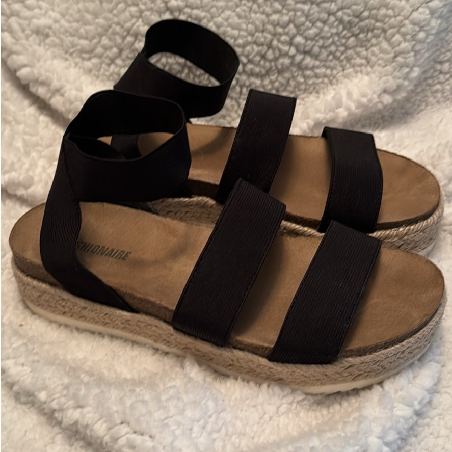 Nice Sandels. -